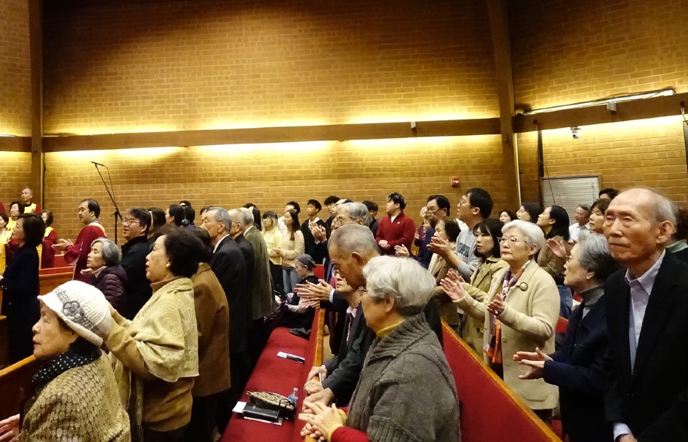 Hanmee PC-Thanksgiving Service-112325-05-Praising God.jpg