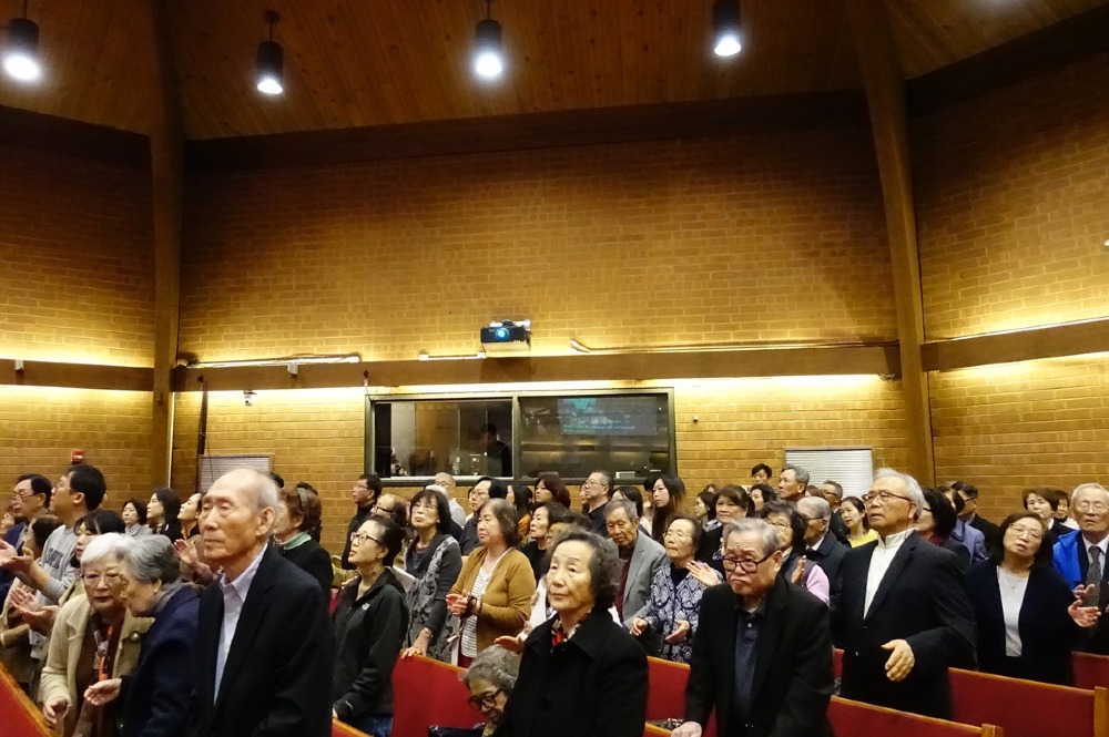 Hanmee PC-Thanksgiving Service-112325-06-Praising God.jpg