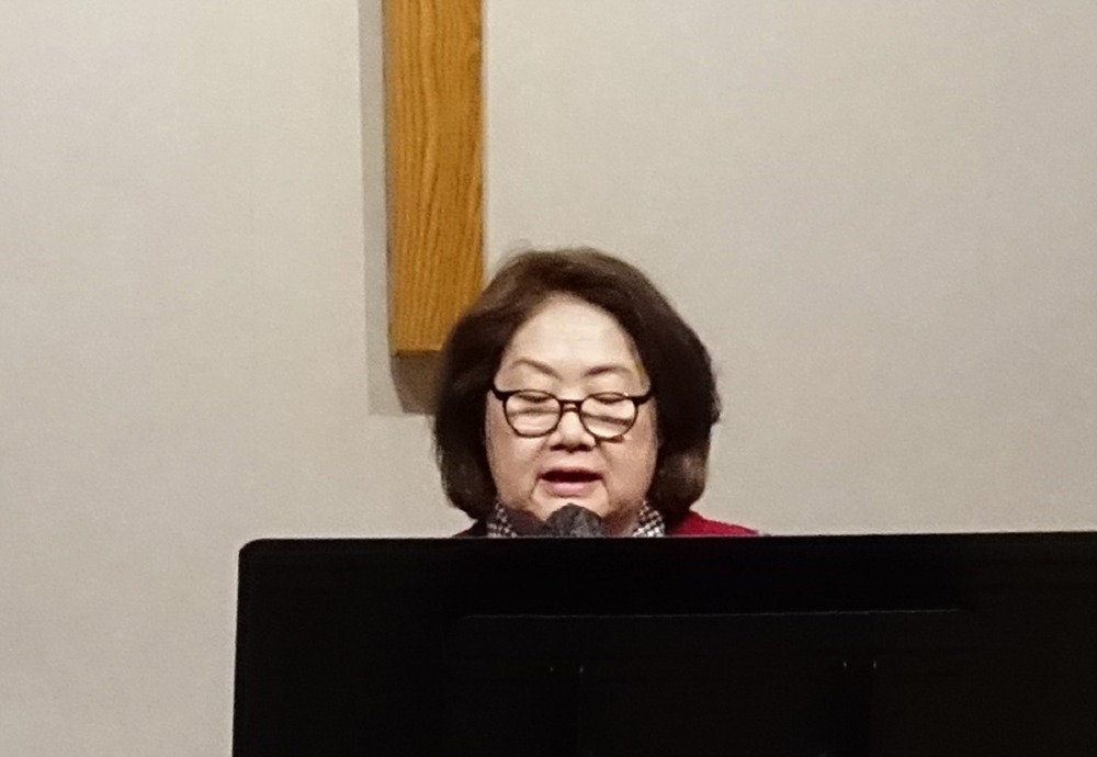 Hanmee PC-Thanksgiving Service-112325-08-Congressional prayer-Elder Han.jpg